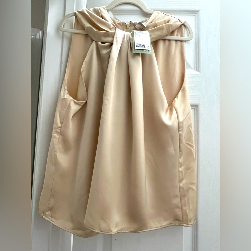 H&M blouse, never worn, NWT.
